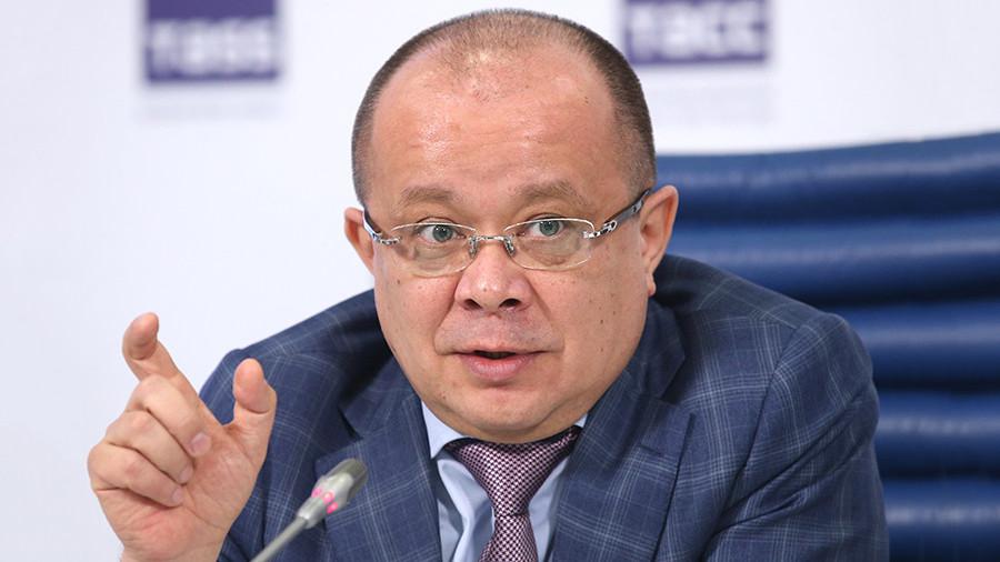 Антиконкурентные соглашения распространились практически на все фармацевтические группы препаратов и практически на все виды изделий медицинского назначения. Их участниками являются десятки производителей, официальные дистрибьюторы и заказчики.   Об этом рассказал начальник Управления по борьбе с картелями ФАС России Андрей Тенишев в ходе XIX Форума &laquo;Обращение медицинских изделий в России&raquo;.   По его словам, антимонопольное ведомство проводило анализ электронных аукционов на поставку лекарственных средств и медицинских изделий, состоявшихся в течение 2015 &ndash; 2017 гг., и...